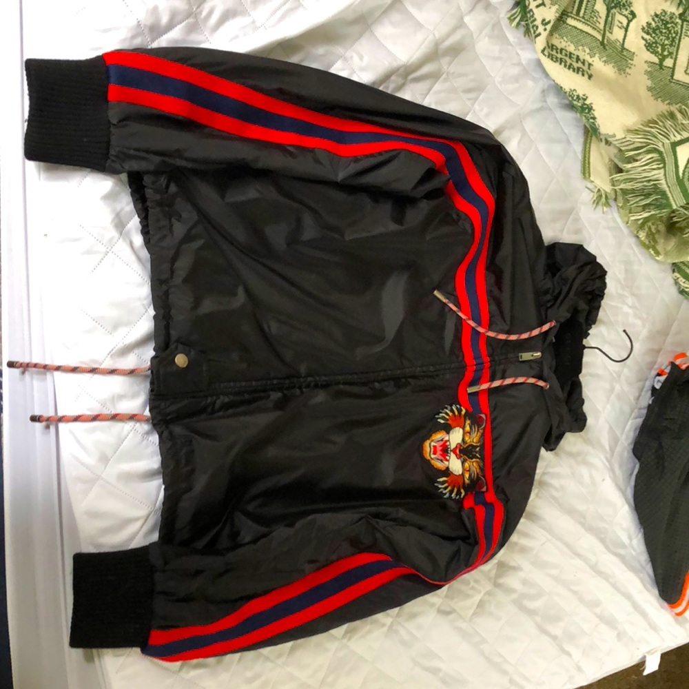 Gucci windbreaker wore once good condition